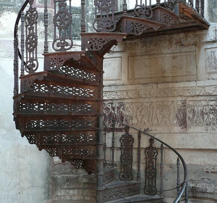 L’escalier colimaçon, l’indispensable des petites surfaces